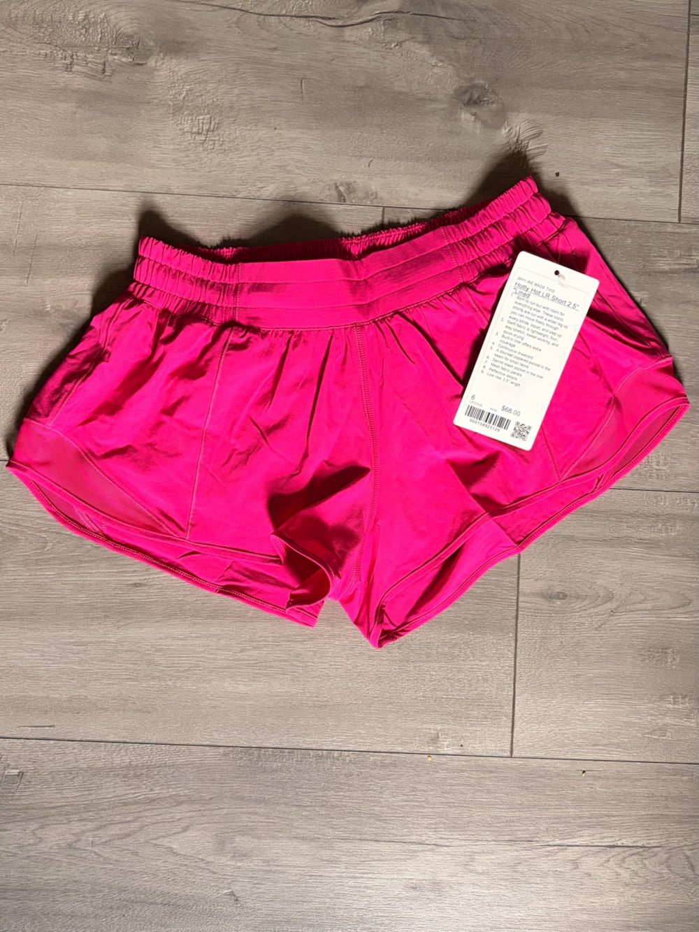 NWT Lululemon low waisted hottie hot shorts 2.5” pink flare